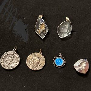 Vintage Religious Pendant Charm Medallion Jesus Jesus Mary Saint Praying Baptist